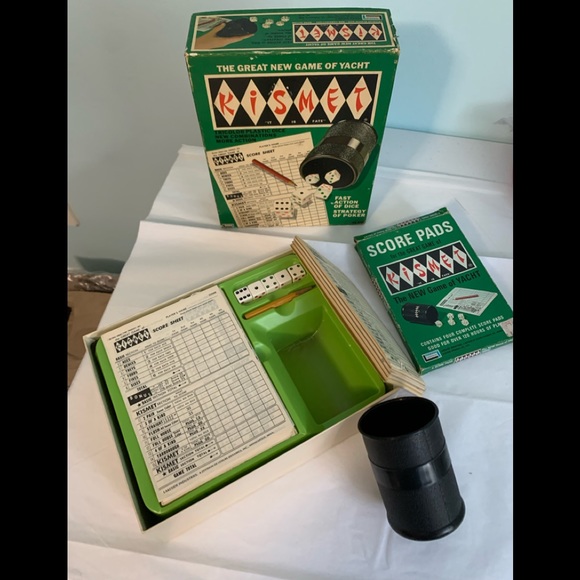 Vintage Kismet Game (Yahtzee) with extra score sheets - Picture 8 of 10